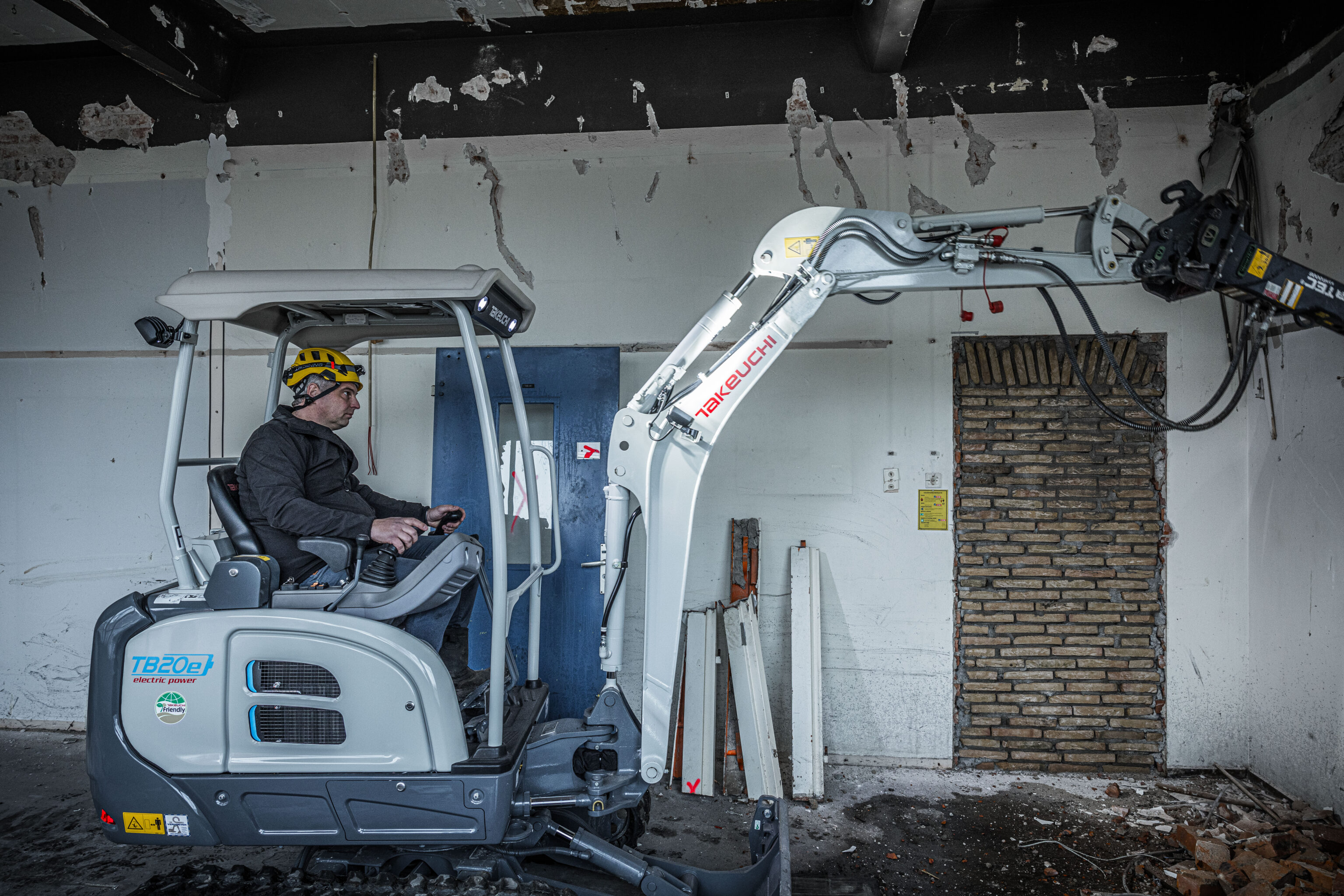 TB20e canopy giek omhoog binnen