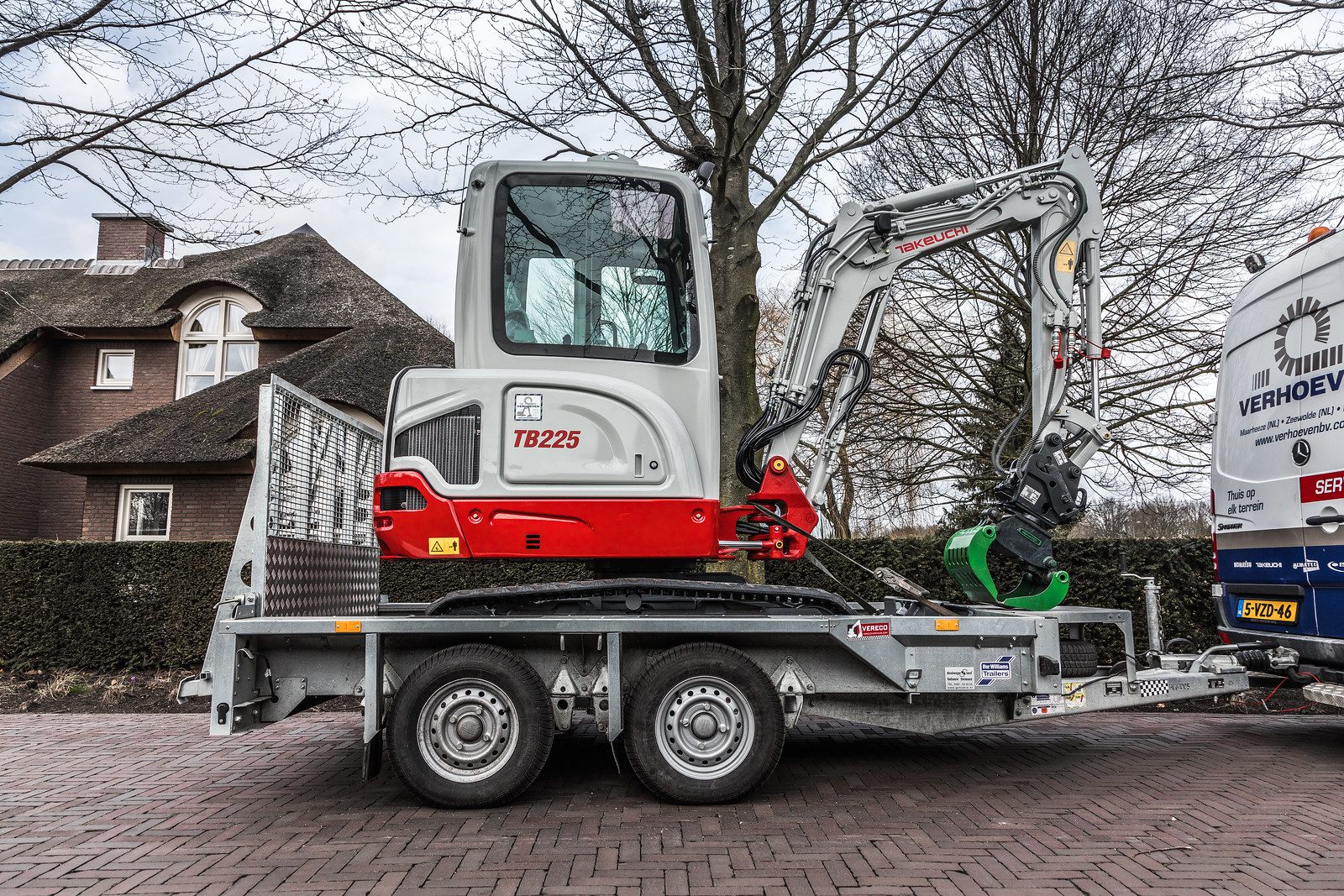 De TB225 op een aanhangwagen