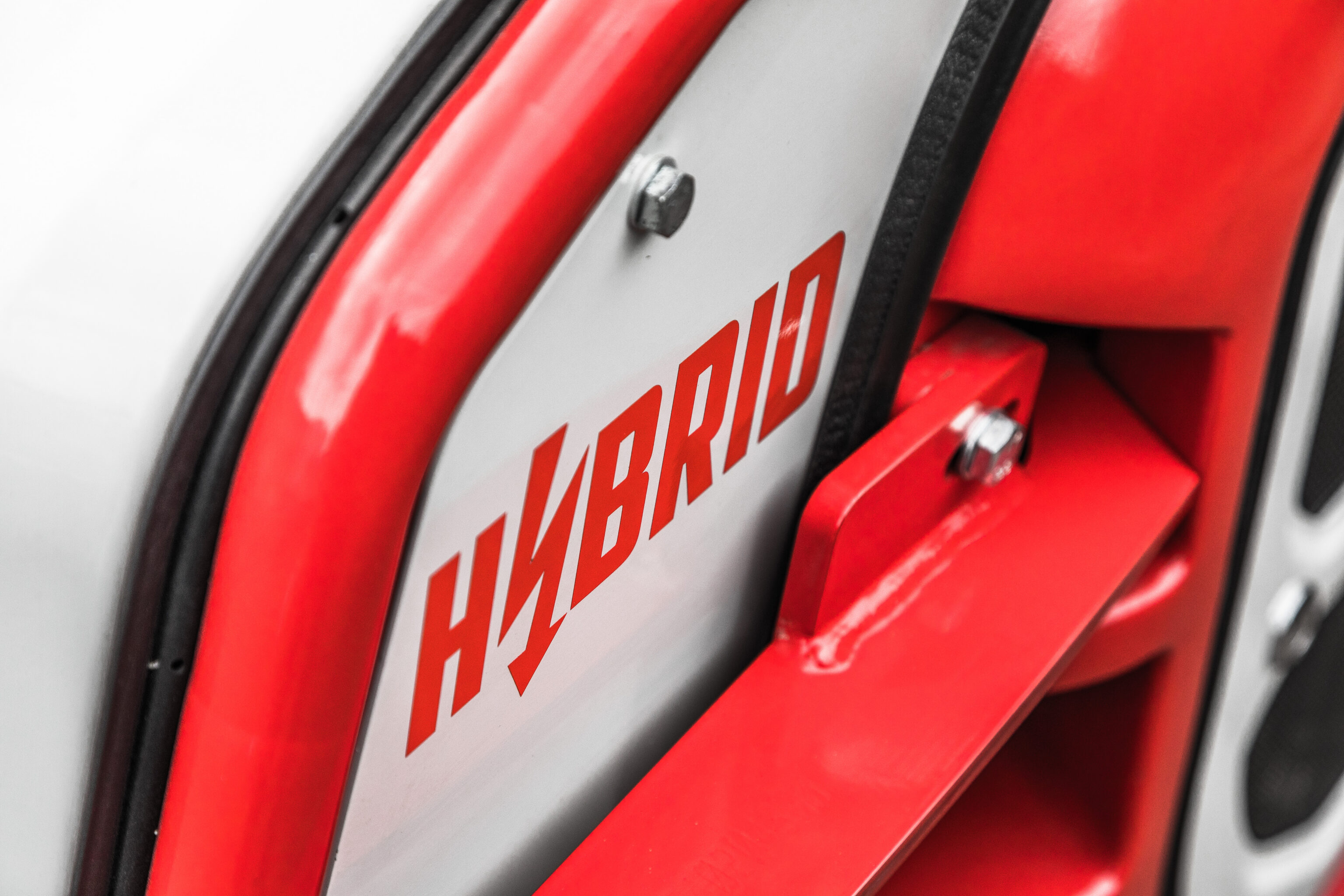 Inzoom op Hybrid logo