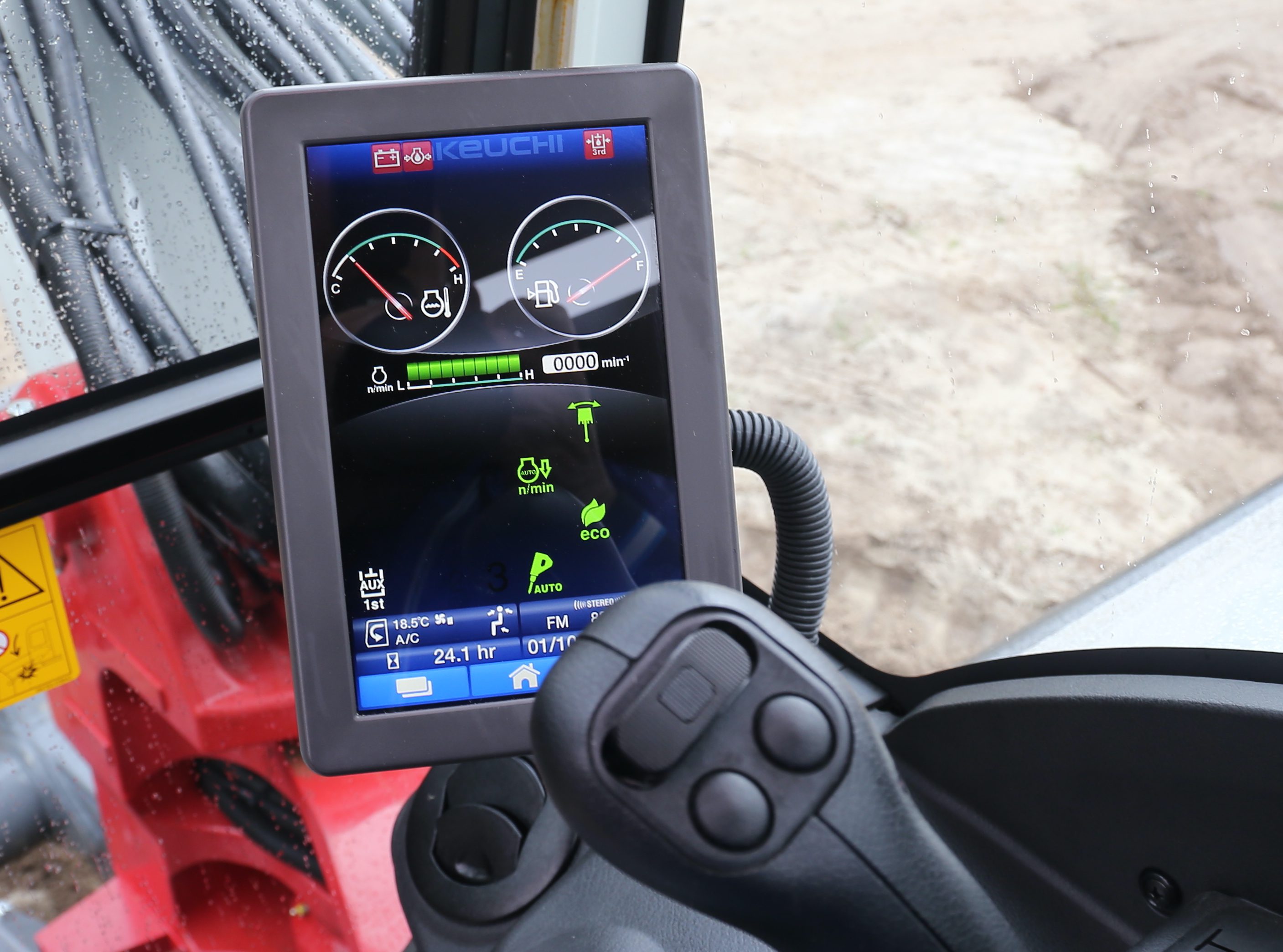 Takeuchi TB370 Two Piece Boom touchscreen met jog dial