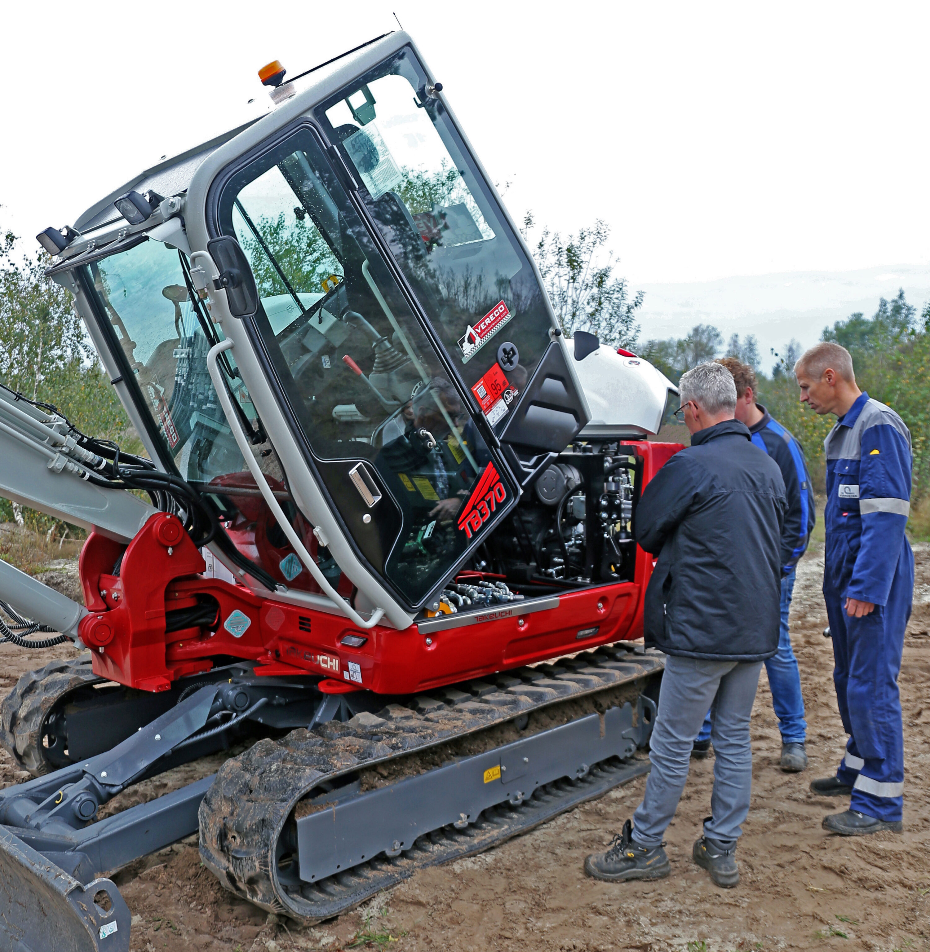 Takeuchi TB370 Two Piece Boom kantelbare cabine