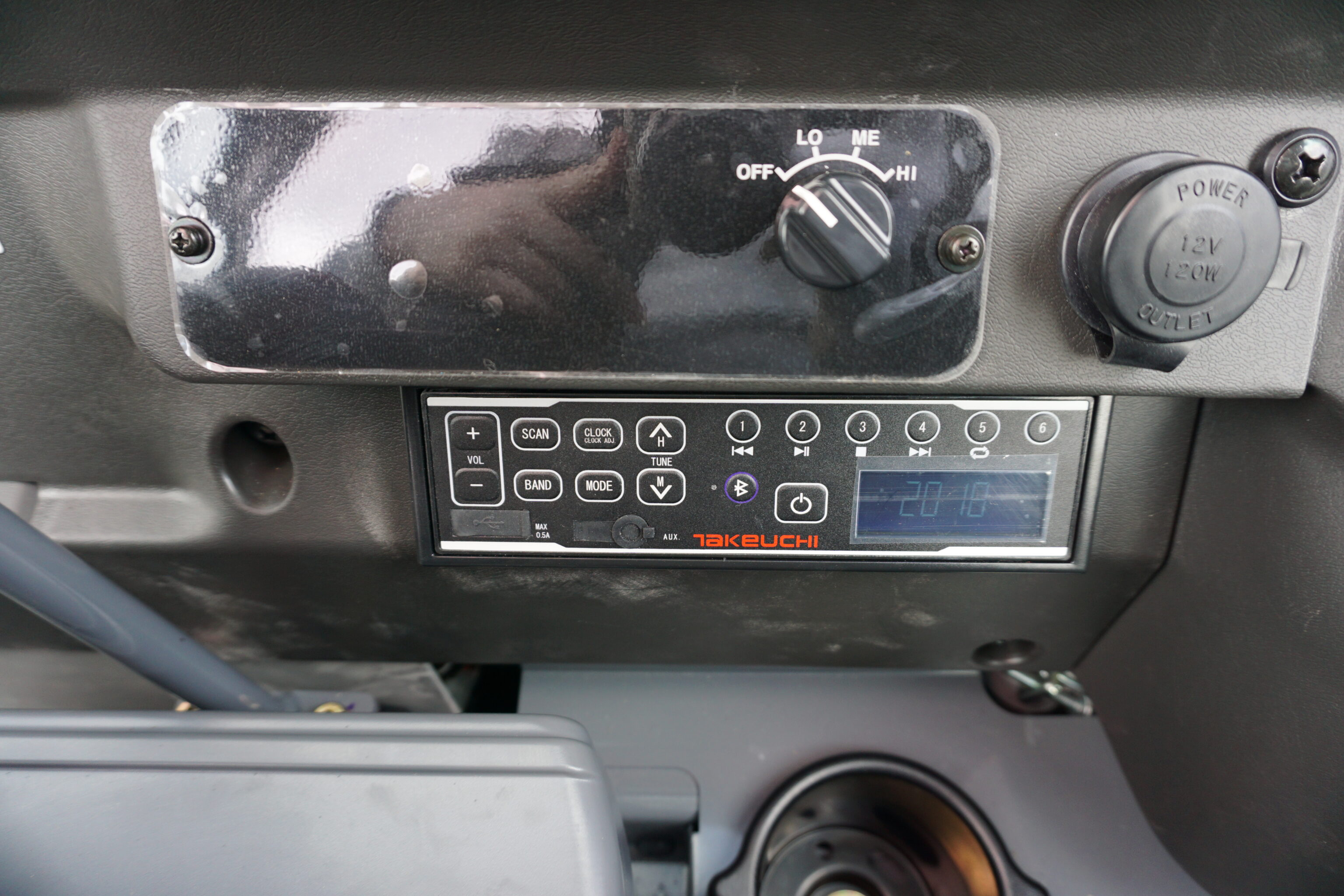 Takeuchi TB250-2 graafmachine cabineverwarming