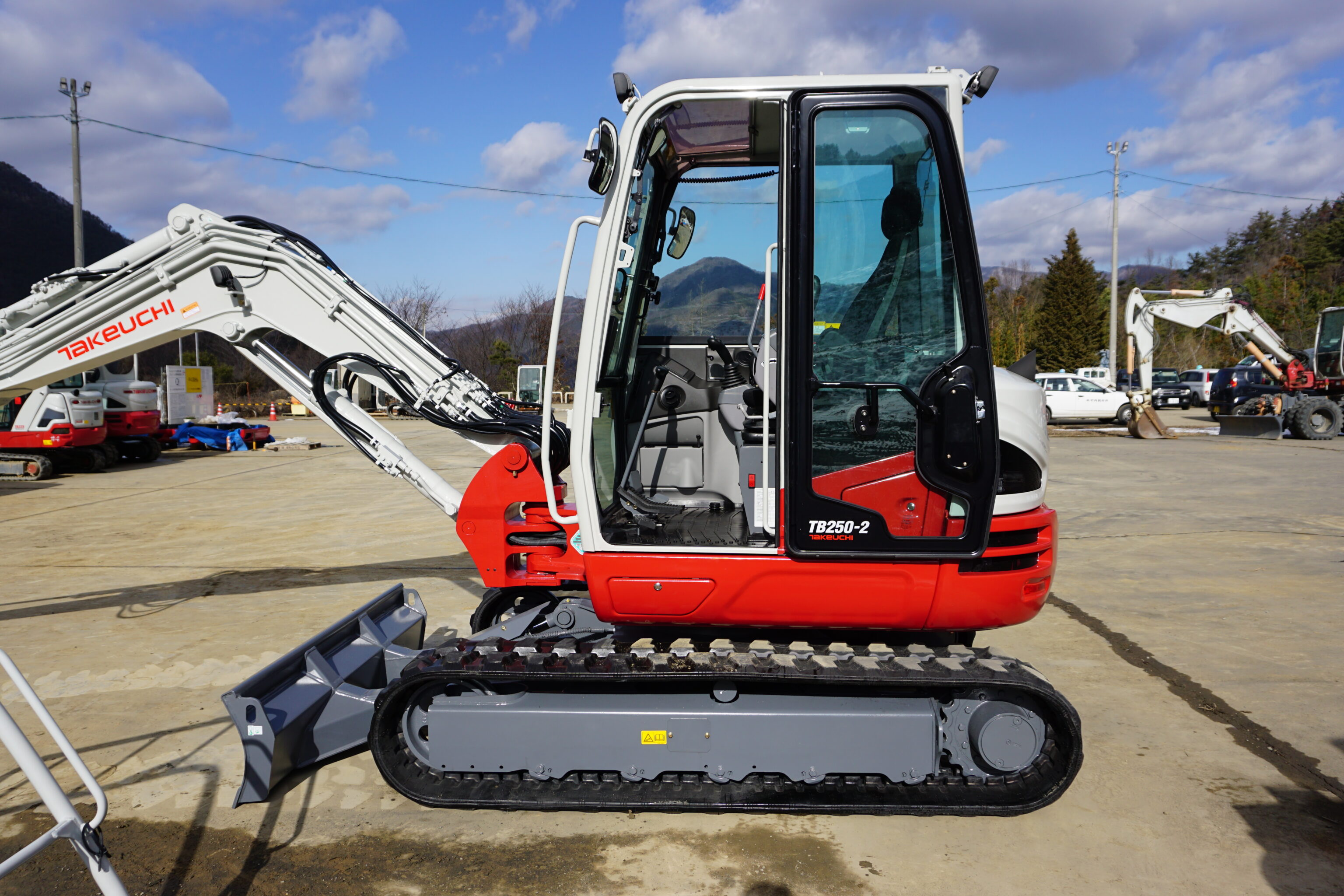 Takeuchi TB250-2 graver