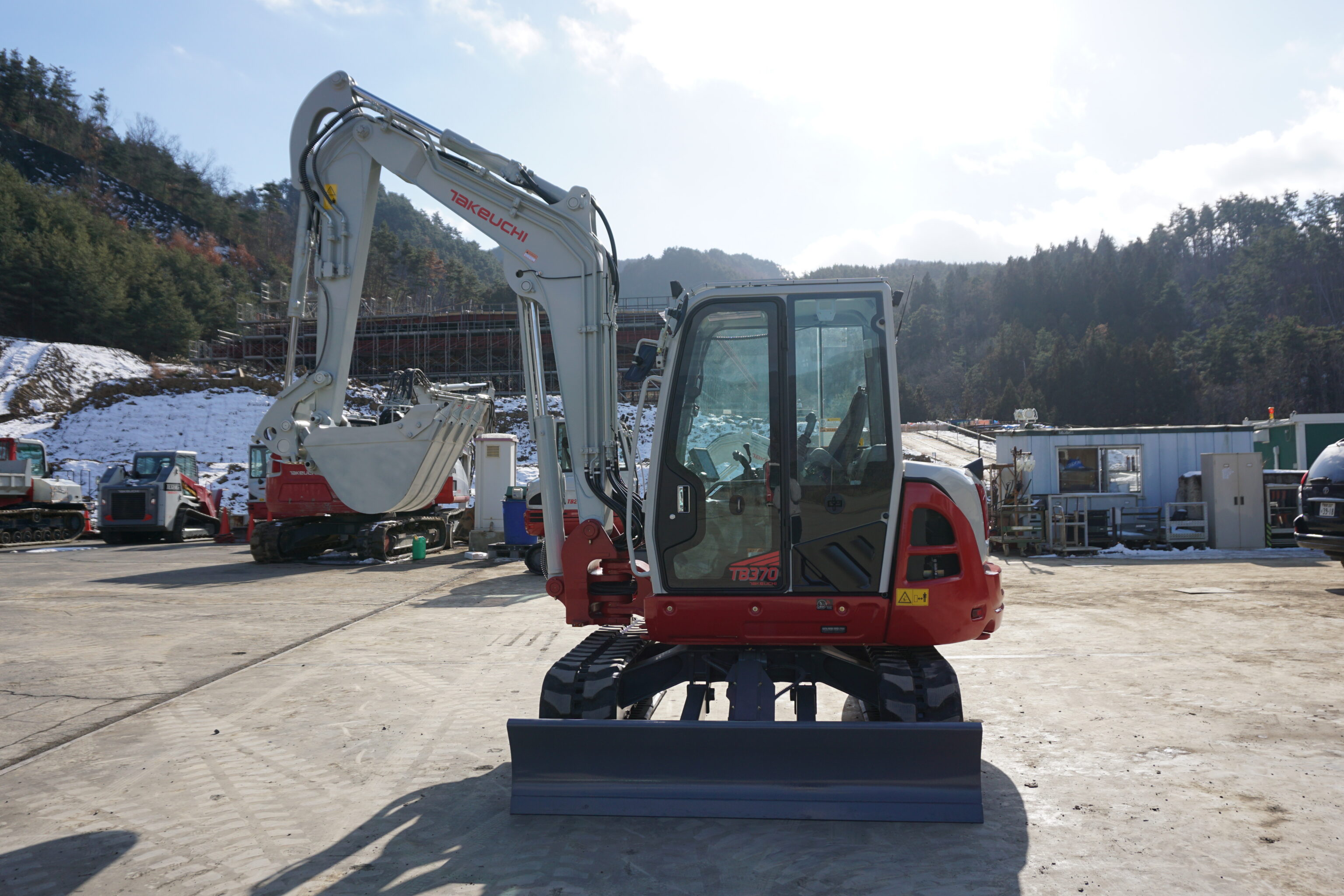 Takeuchi TB370 Monoboom graafmachine