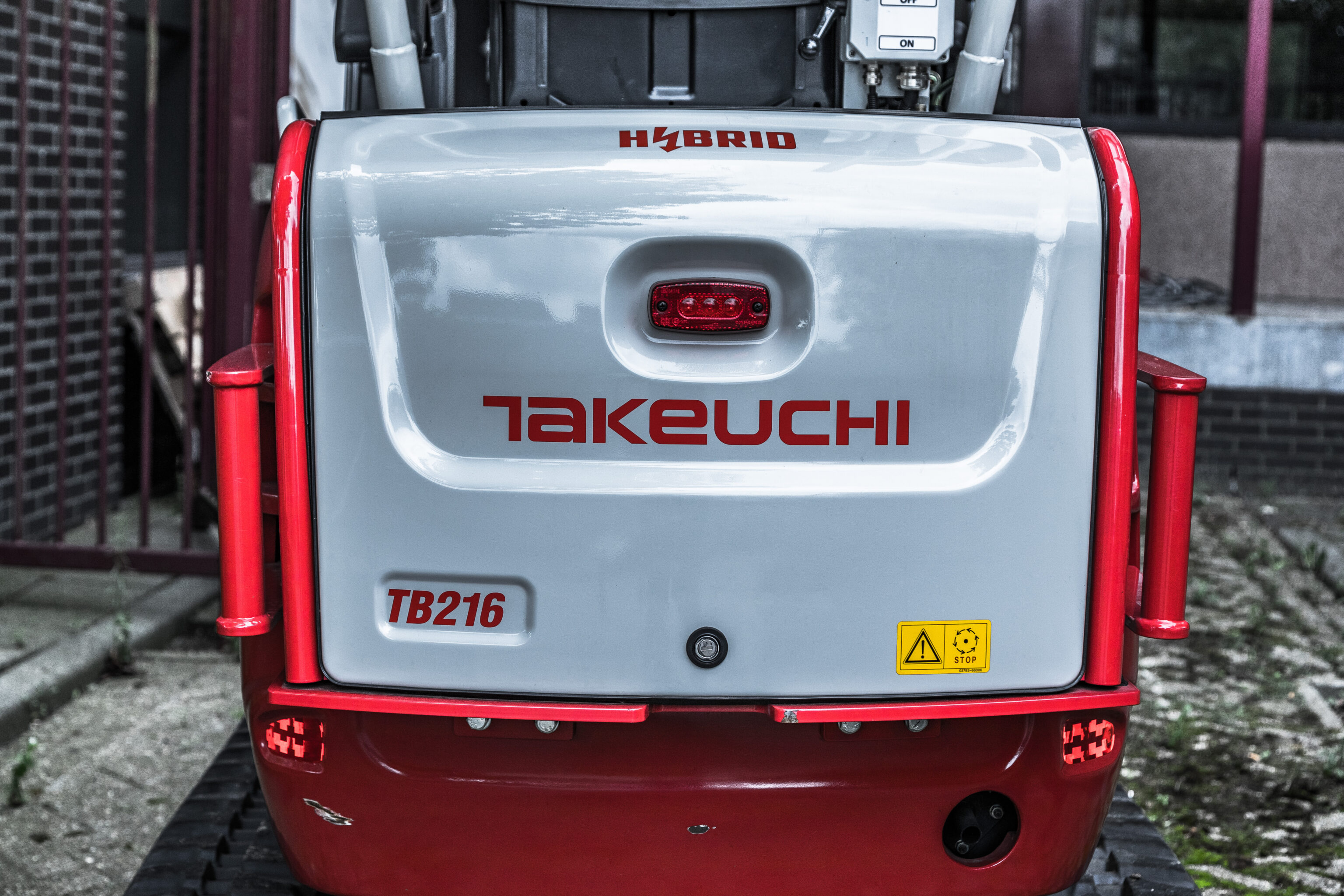 TB216H achterkant met logo