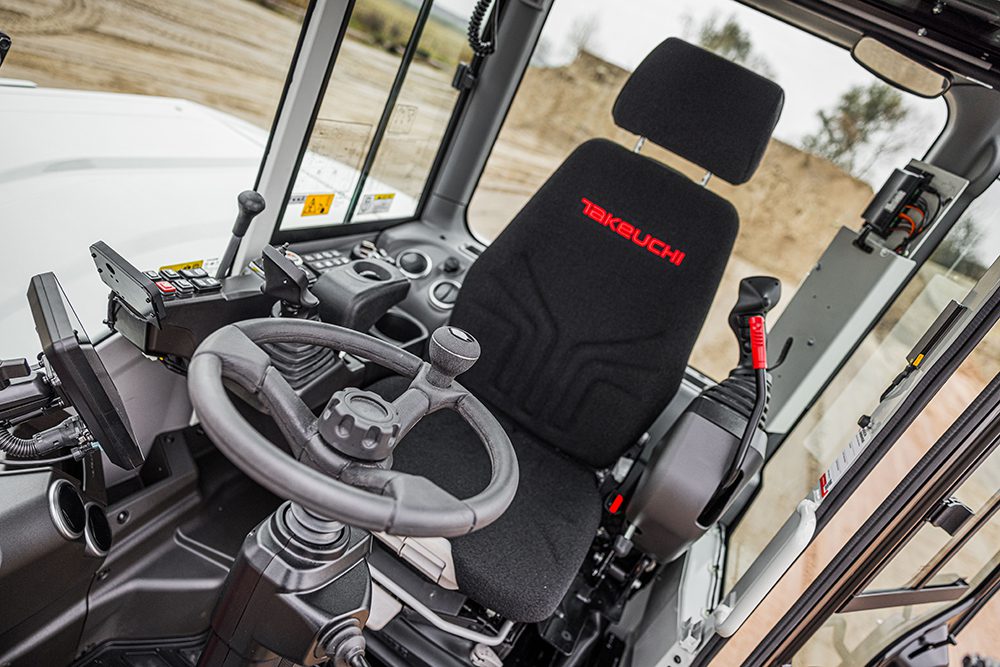 Takeuchi TB370W mobiele kraan comfortabele cabine