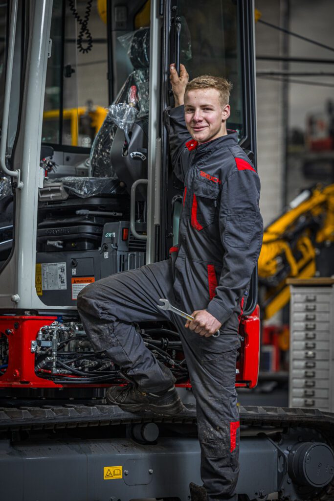 Leerling monteur bij Takeuchi Benelux